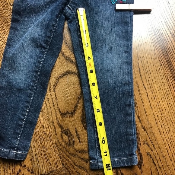 [SOLD] Kids R Us Skinny Jeans With Flowers 2T - Picture 5 of 5